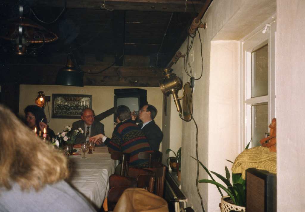 img047
